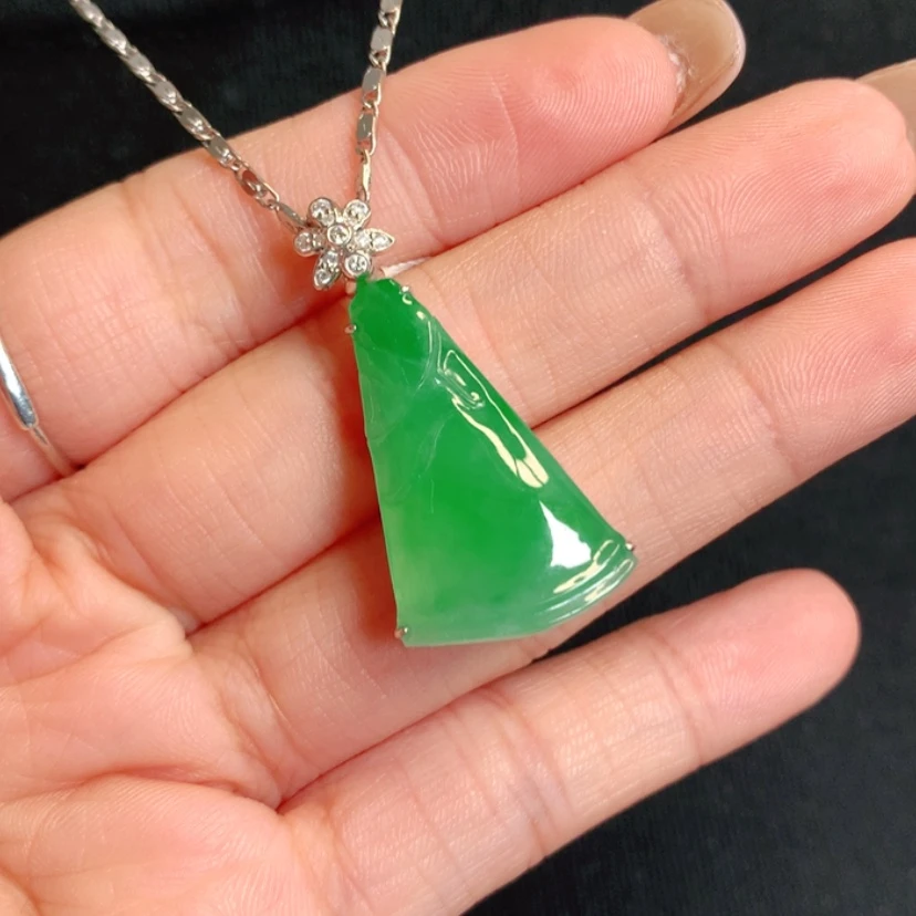 【闪购商品】颈饰18K金镶嵌翡翠竹节