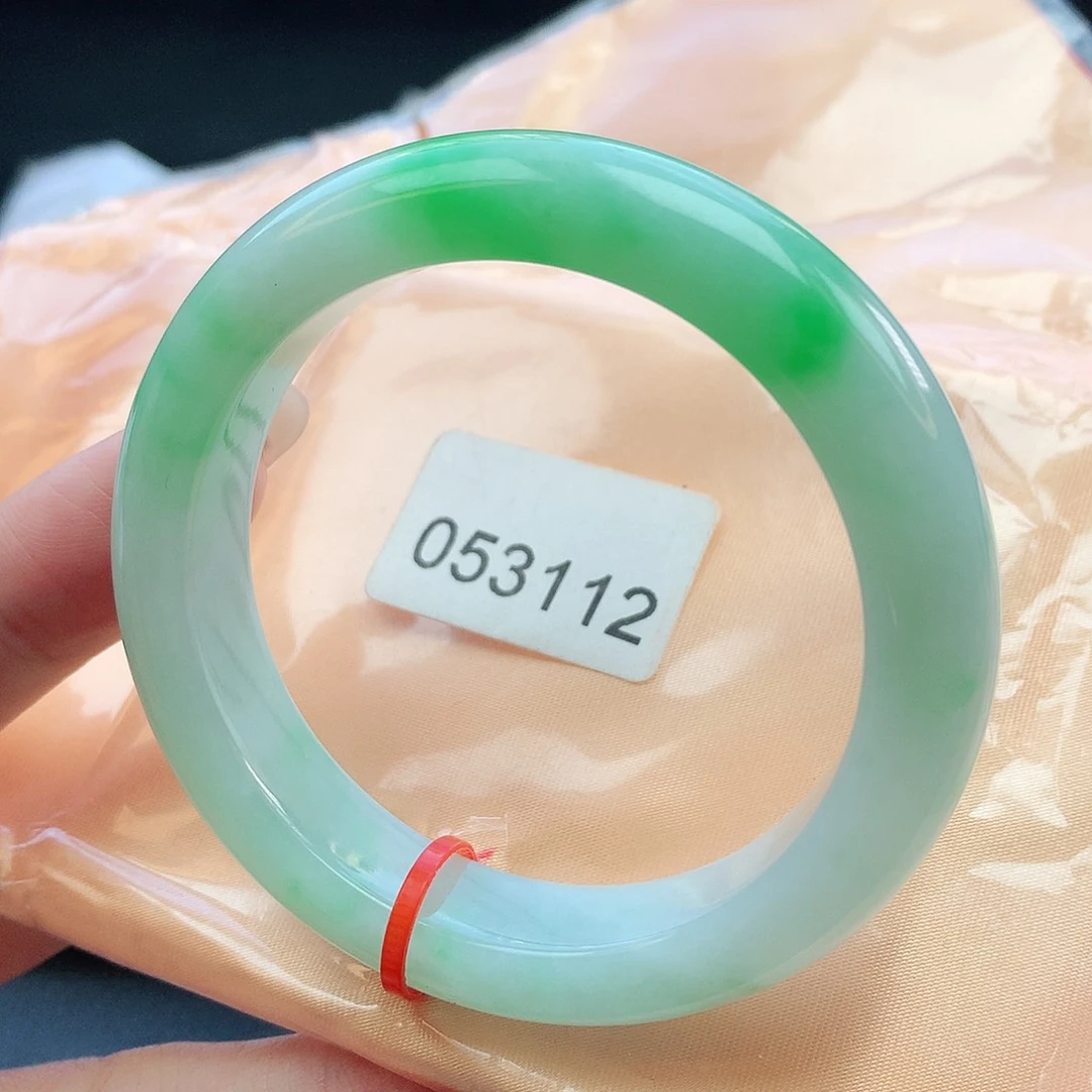 翡翠手镯未镶嵌52圈口053112