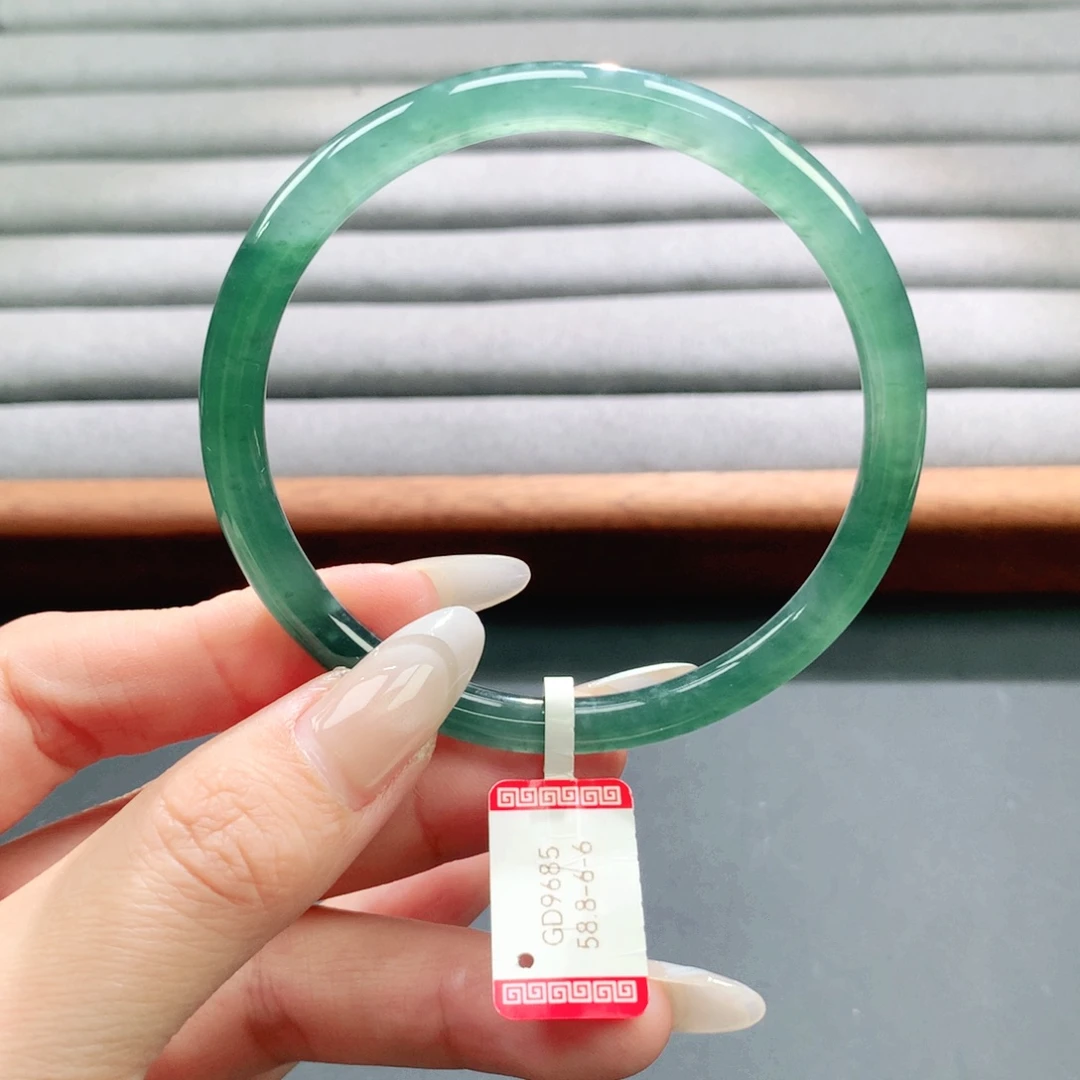 翡翠未镶嵌手镯天然