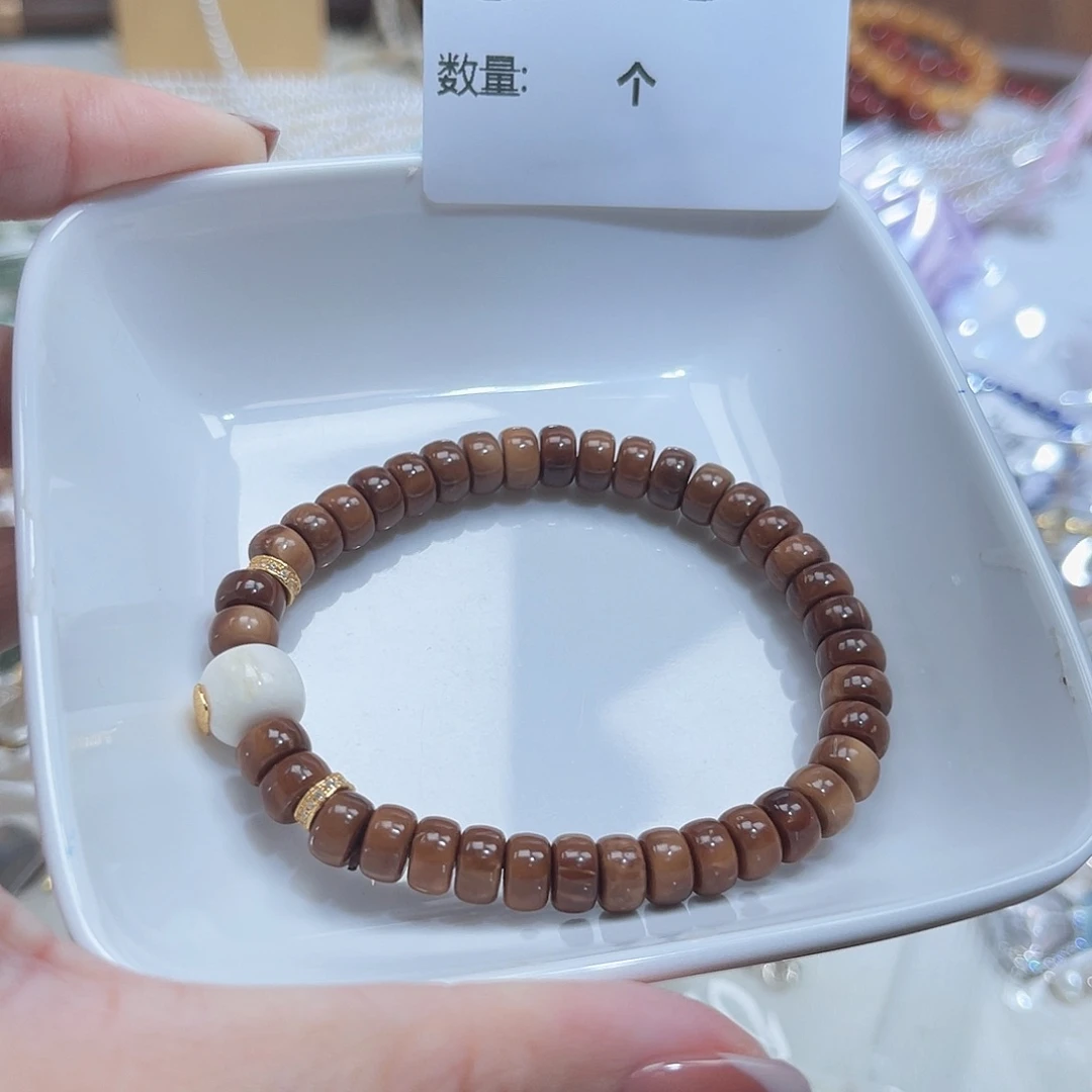 未镶嵌水晶珠宝半成品C33。