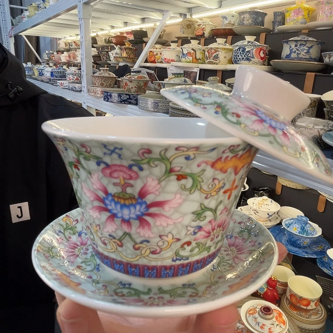 这些盖碗很漂亮！！！！