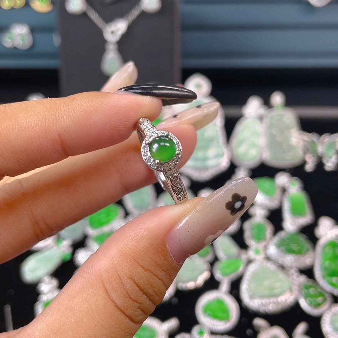 未镶嵌戒指翡翠戒指