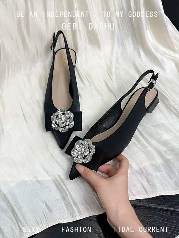 3353-12 新法式山茶花水钻包头凉鞋女气质性感后绊带平跟舒适单鞋