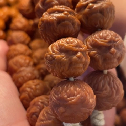 手串猴头核桃：*舞台