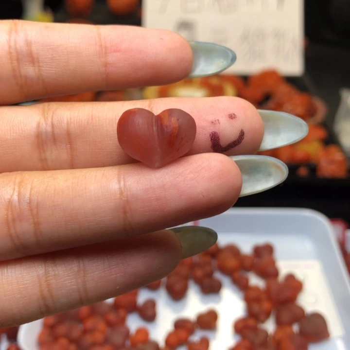 南红玛瑙未镶嵌颈饰