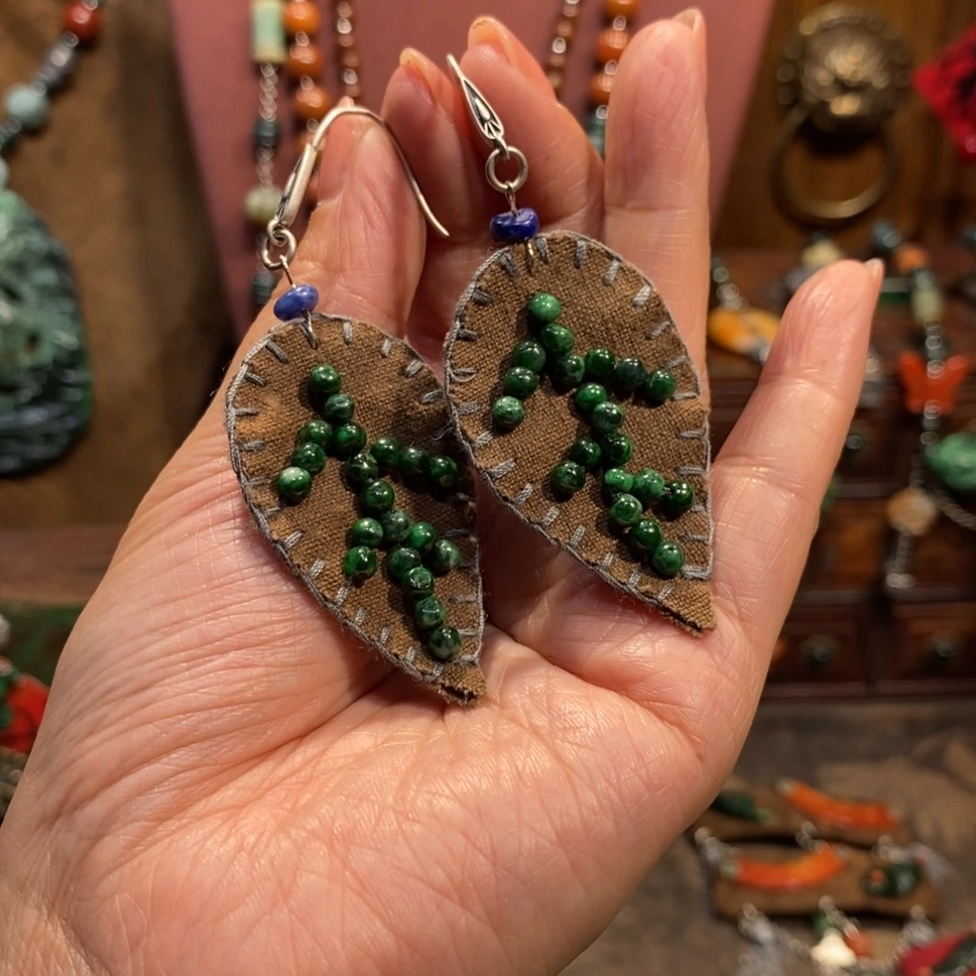 翡翠吊坠(赠链)未镶嵌