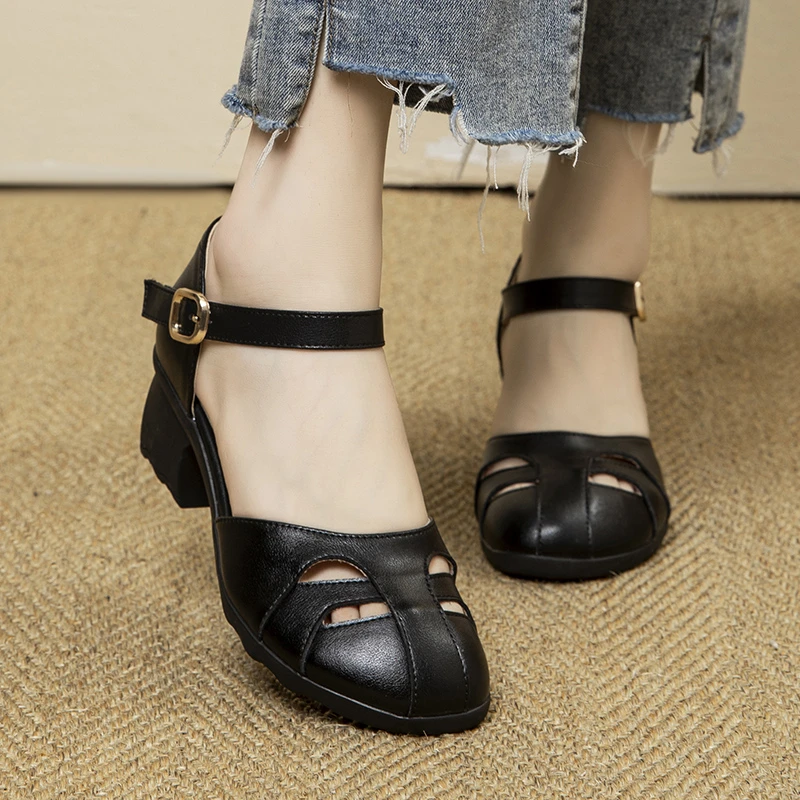 6516  2024夏季新款中老年妈妈中跟镂空洞洞凉鞋百搭防滑凉鞋