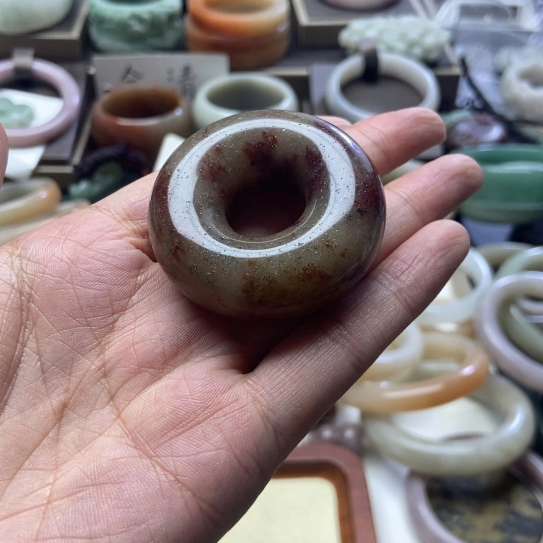 石英质玉车挂未镶嵌从**?