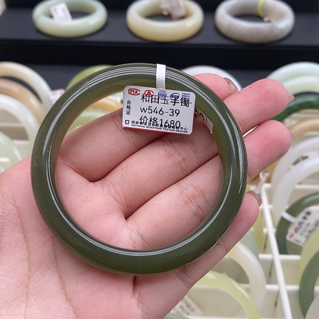 和田玉未镶嵌手镯55