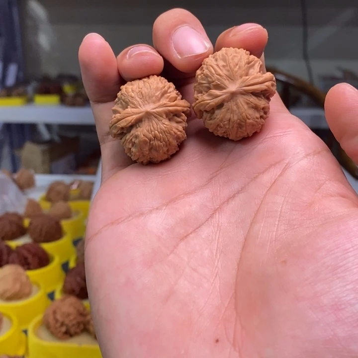 吊坠文玩核桃文玩核桃龙眼30～