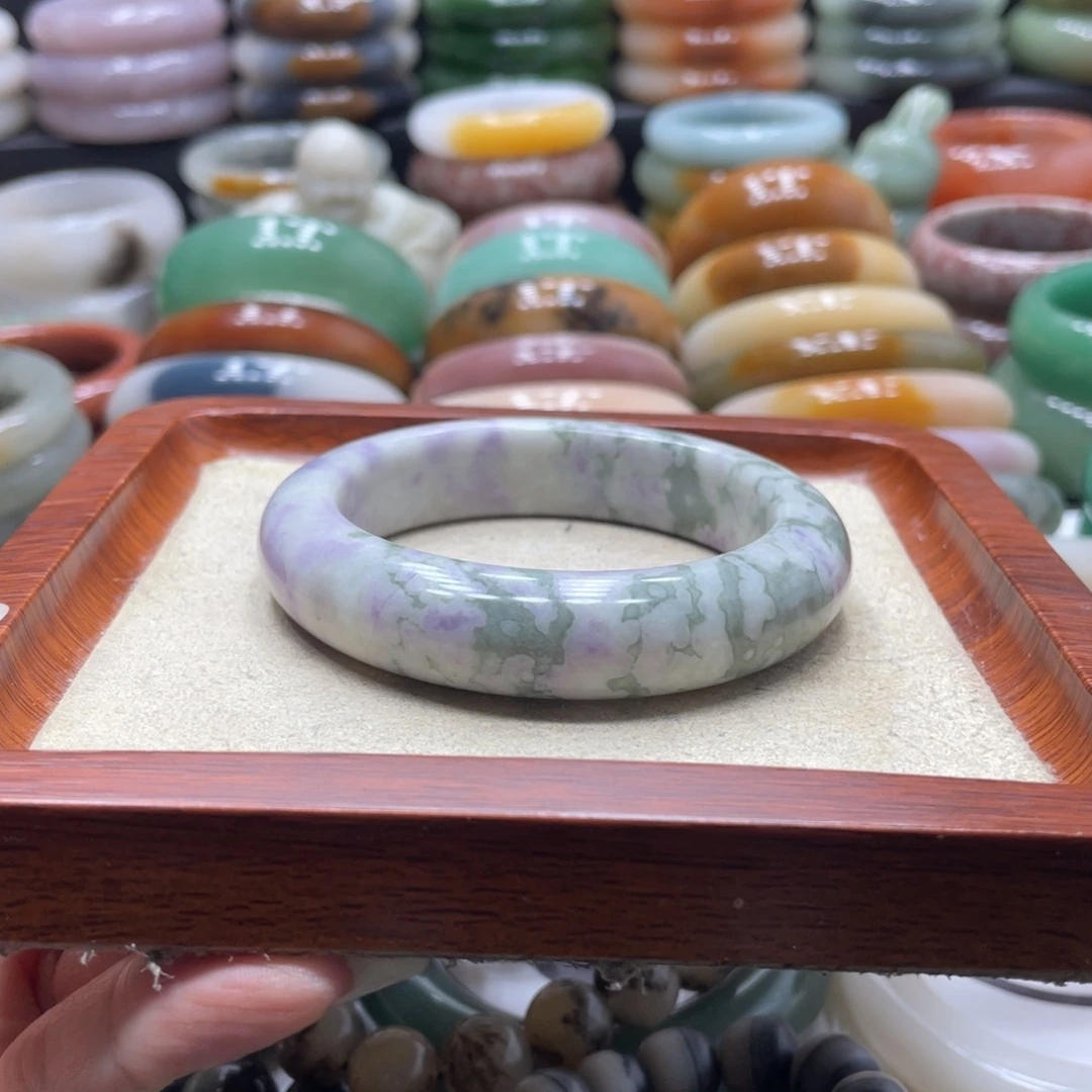 石英岩玉未镶嵌手镯