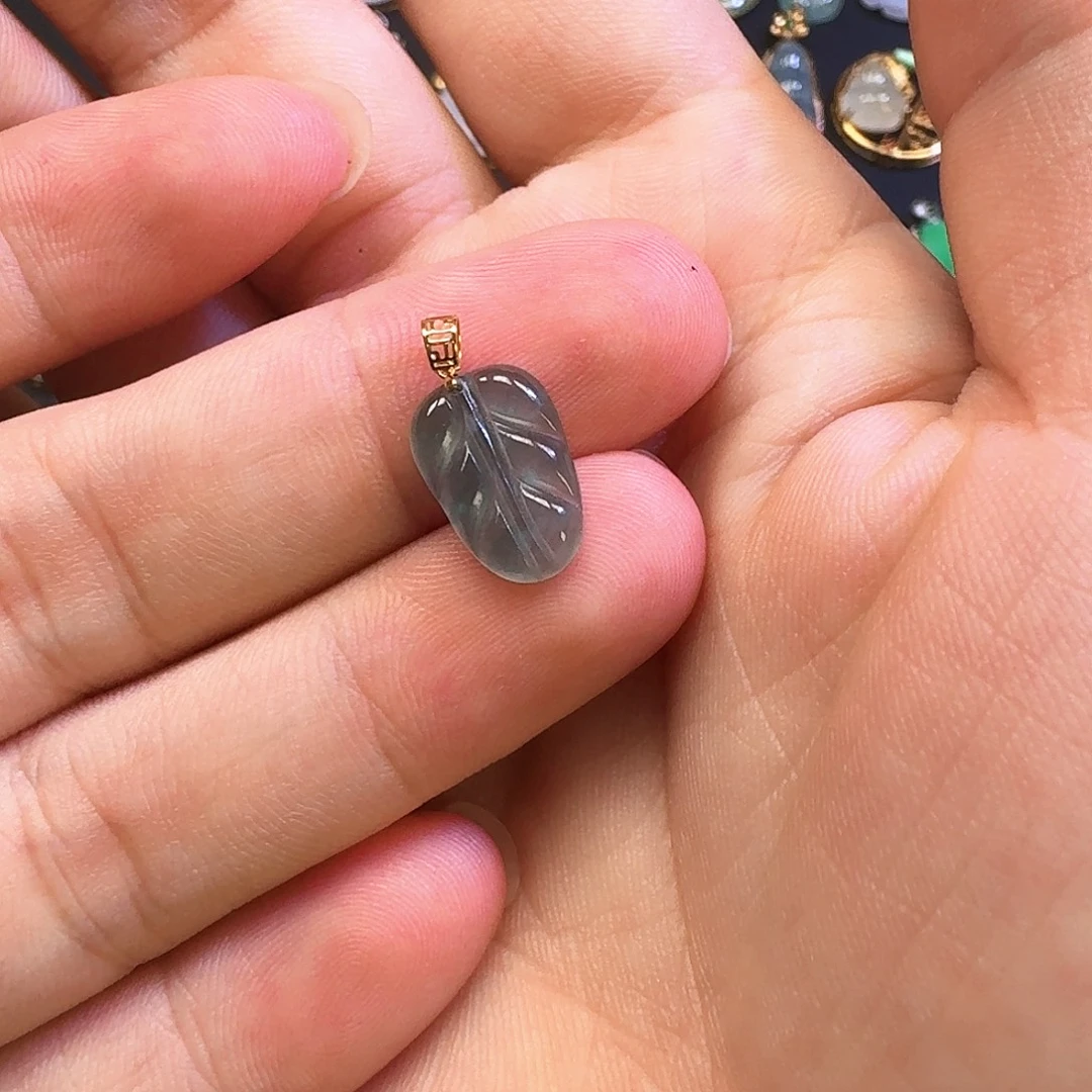 翡翠18K金镶嵌颈饰1111111