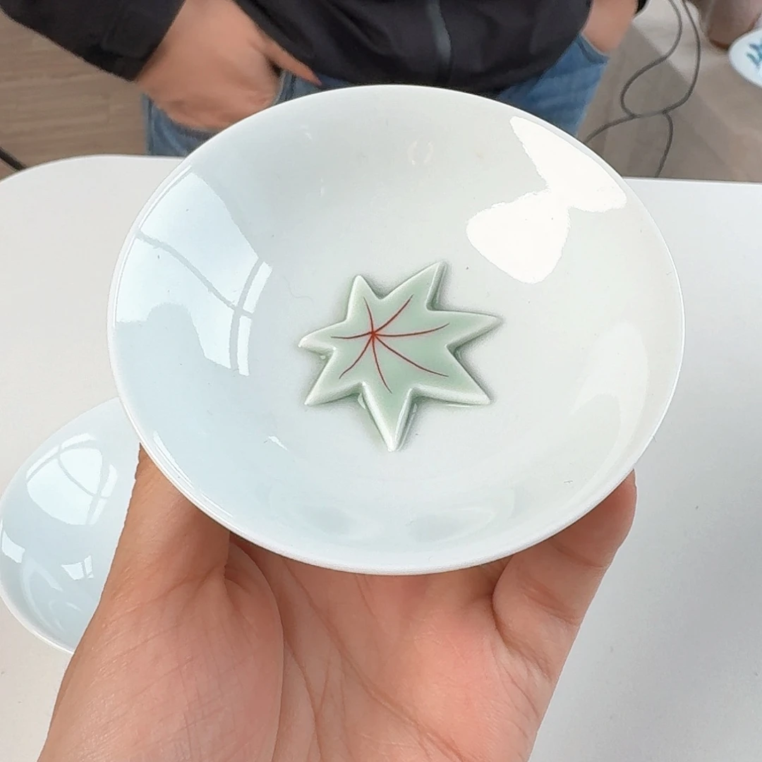 瓷片色锅岛立体枫叶茶杯