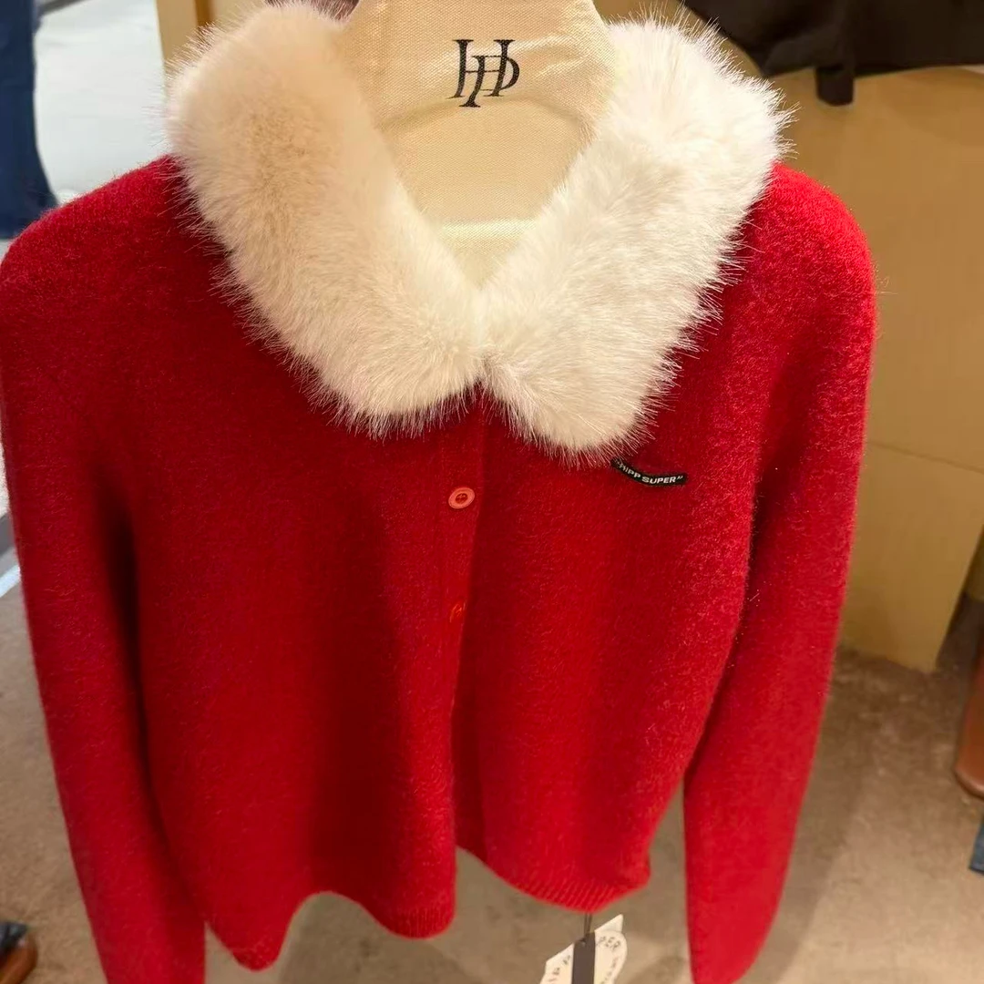 JiuMi浣熊绒可拆毛领花朵胸针开衫