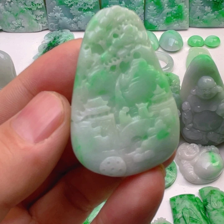 翡翠未镶嵌颈饰翡翠