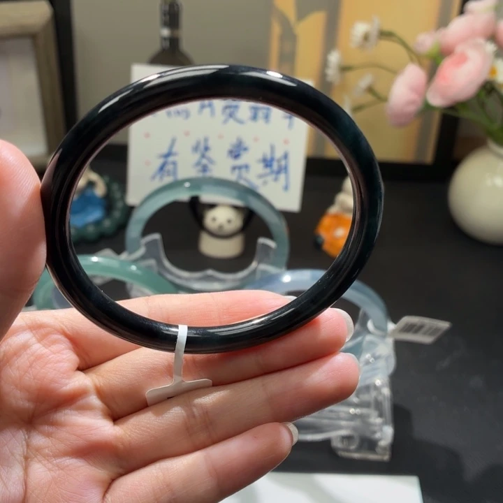 翡翠未镶嵌手镯钢琴黑乌鸡
