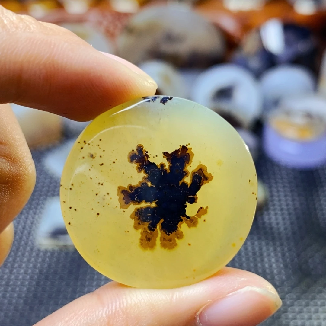 玛瑙/玉髓未镶嵌珠宝奇石