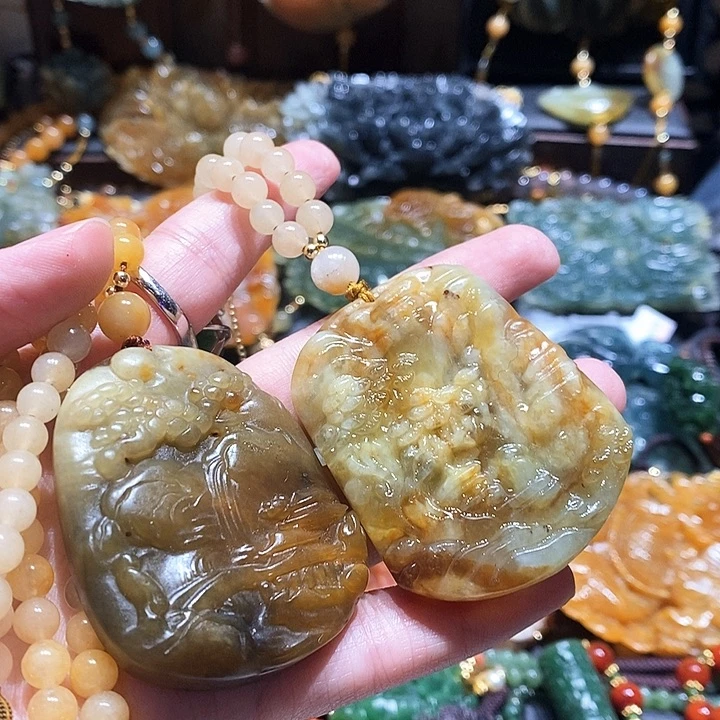 蛇纹石玉未镶嵌颈饰