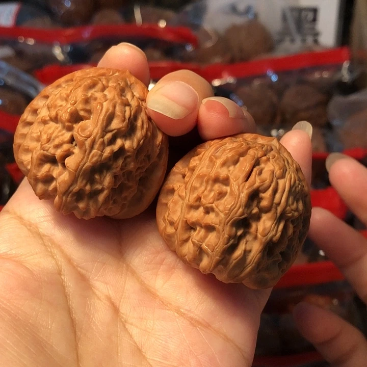 文玩核桃吊坠三角白39