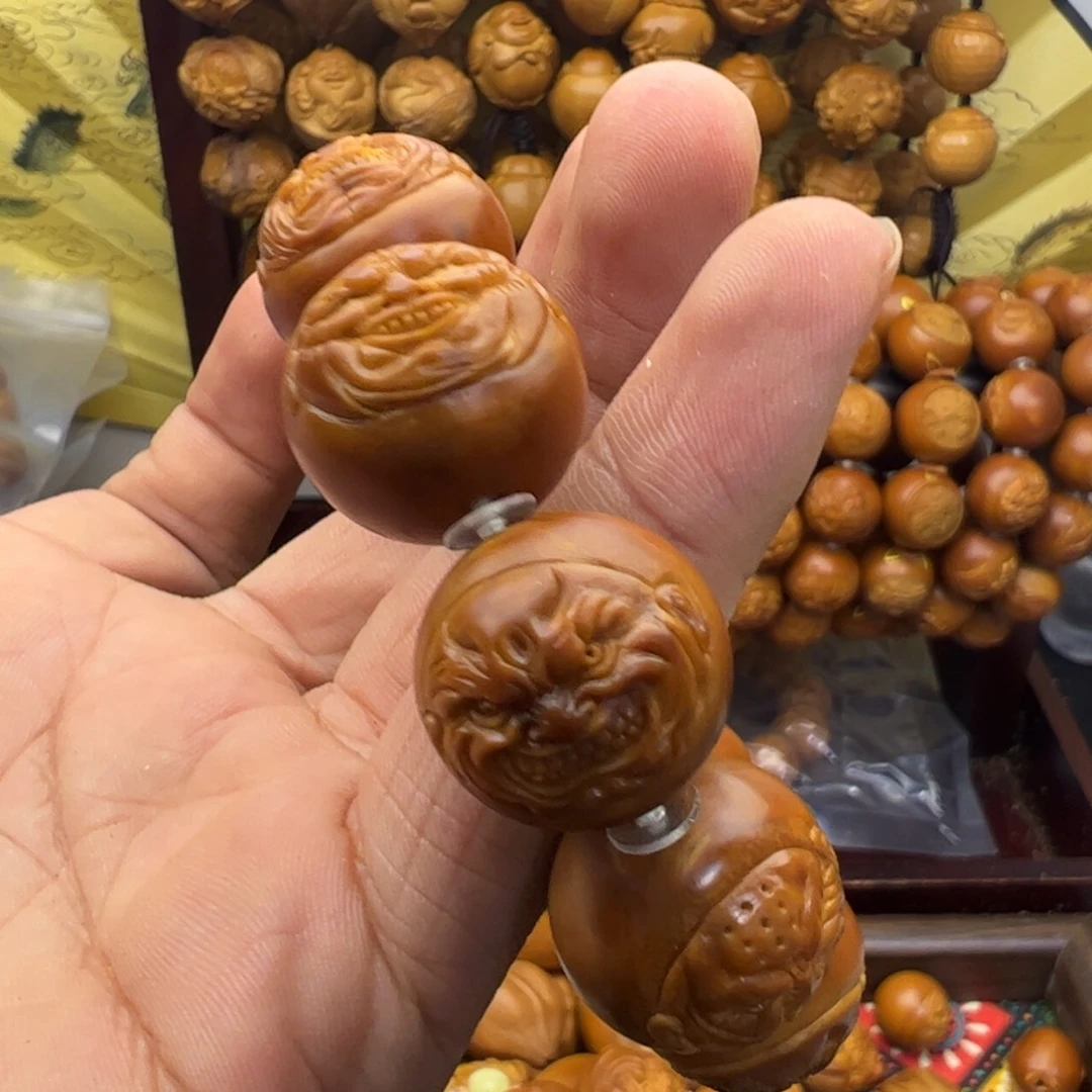 ****）吊坠橄榄核铁盒光洙瑕疵恶僧