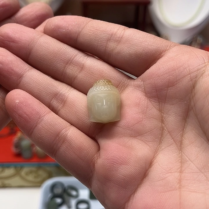 颈饰未镶嵌和田玉佛头吊坠