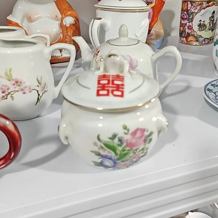 哆****想景德镇贴花罐子1个