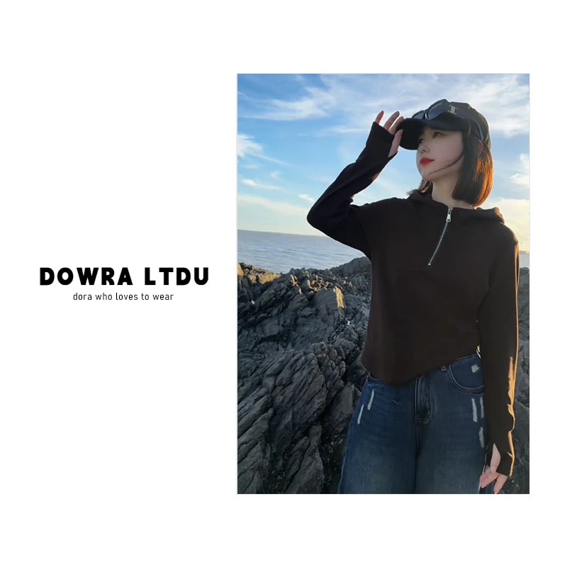 朵拉【松弛自我】2025年秋季新款领口拉链纯色连帽长袖T恤 016-8232