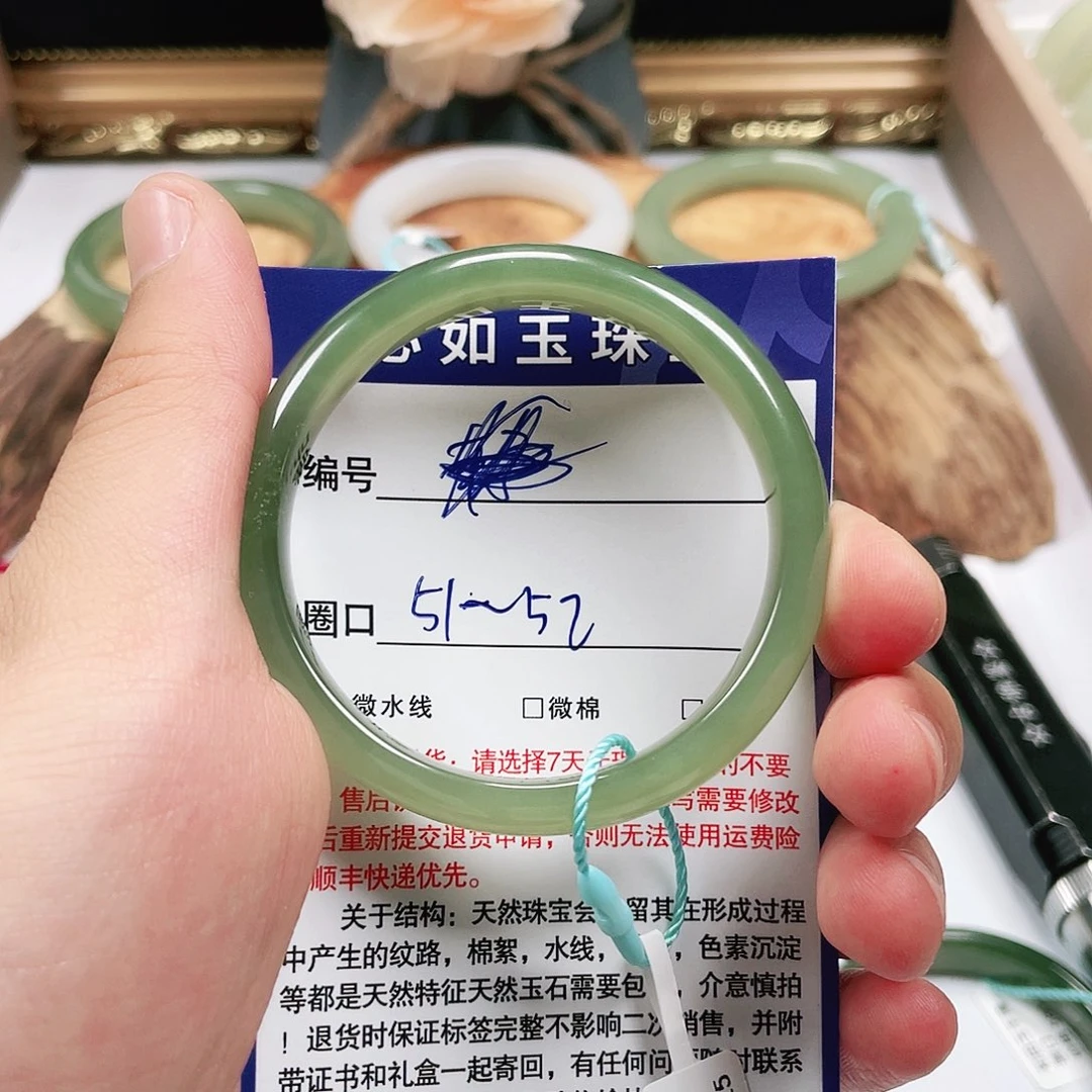 和田玉手镯未镶嵌越****✊