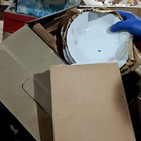 摆件盘子碗茶壶啥都有