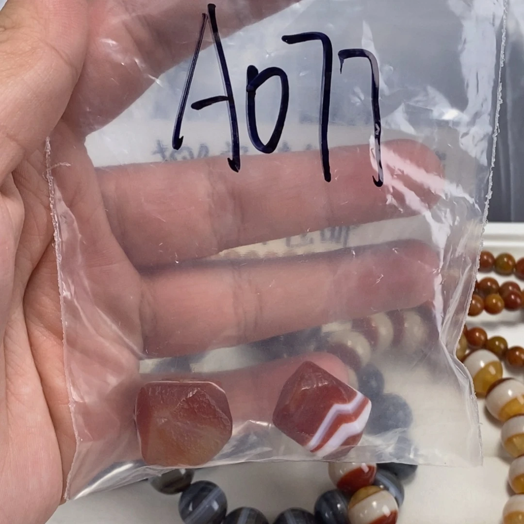 合金颈饰玛瑙/玉髓波***@