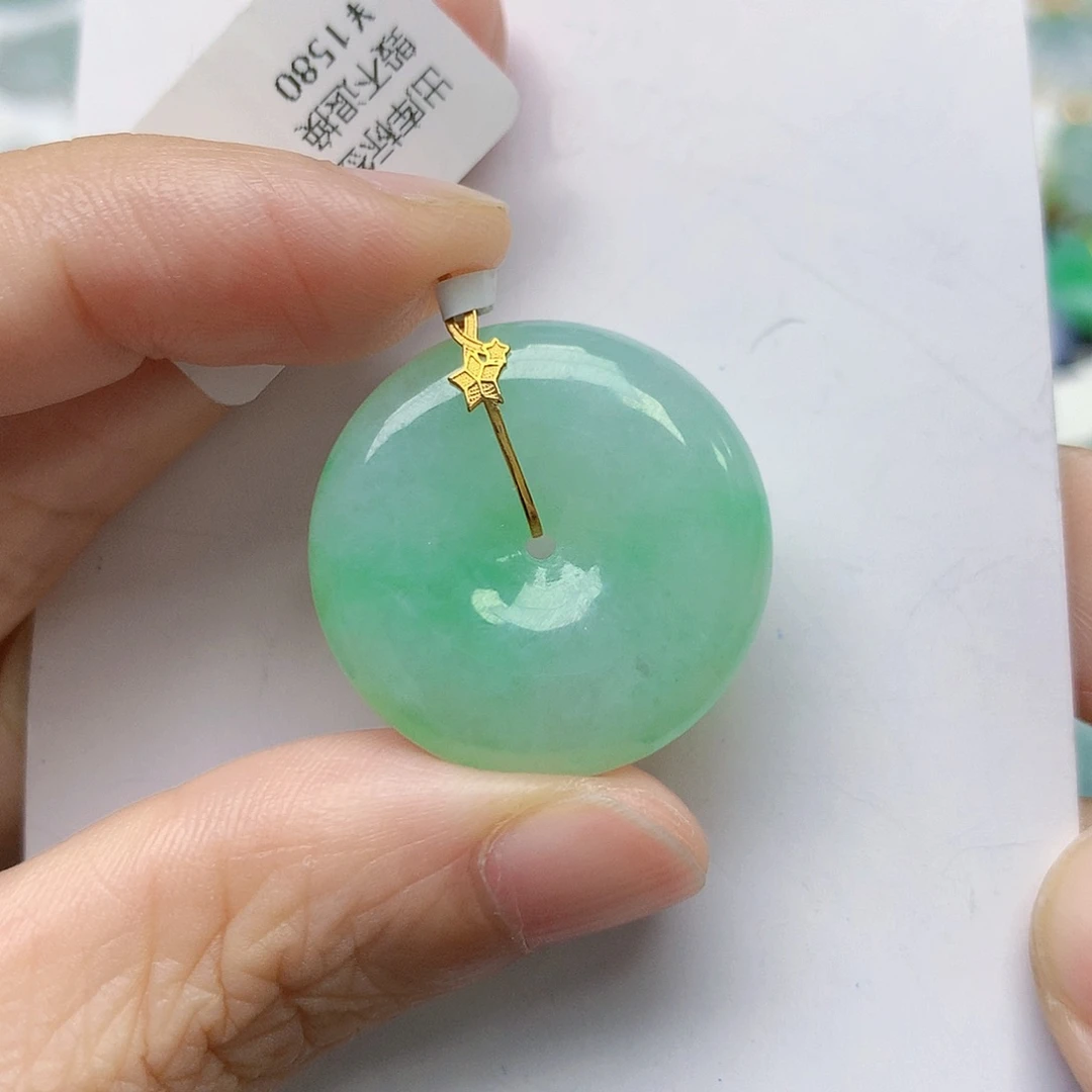 翡翠18K金镶嵌颈饰天然缅甸A货翡翠