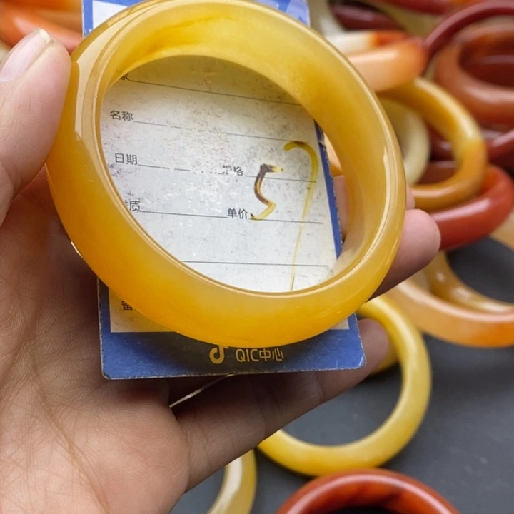 未镶嵌手镯石英质玉