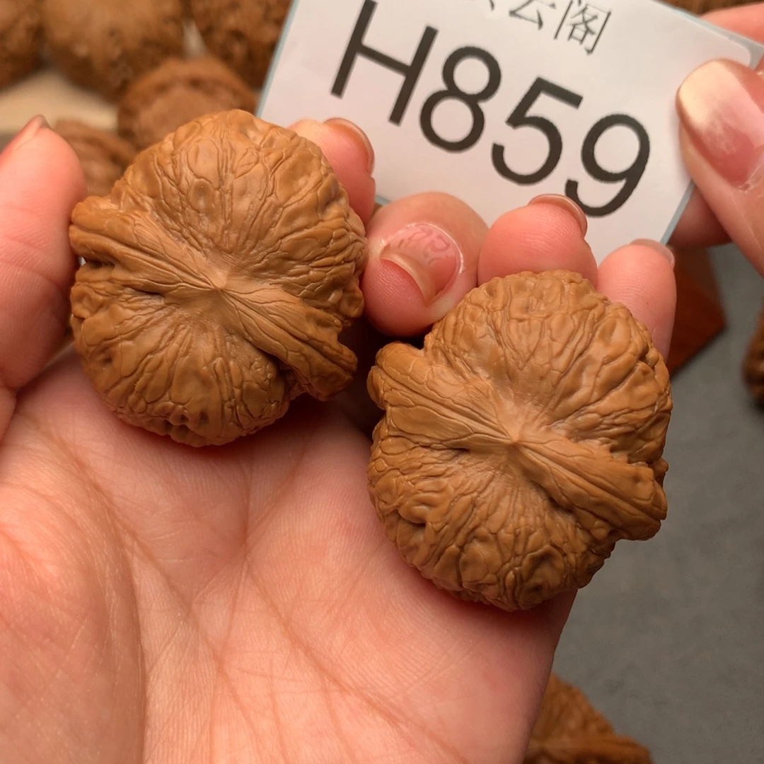 文玩核桃把件M****r41元宝