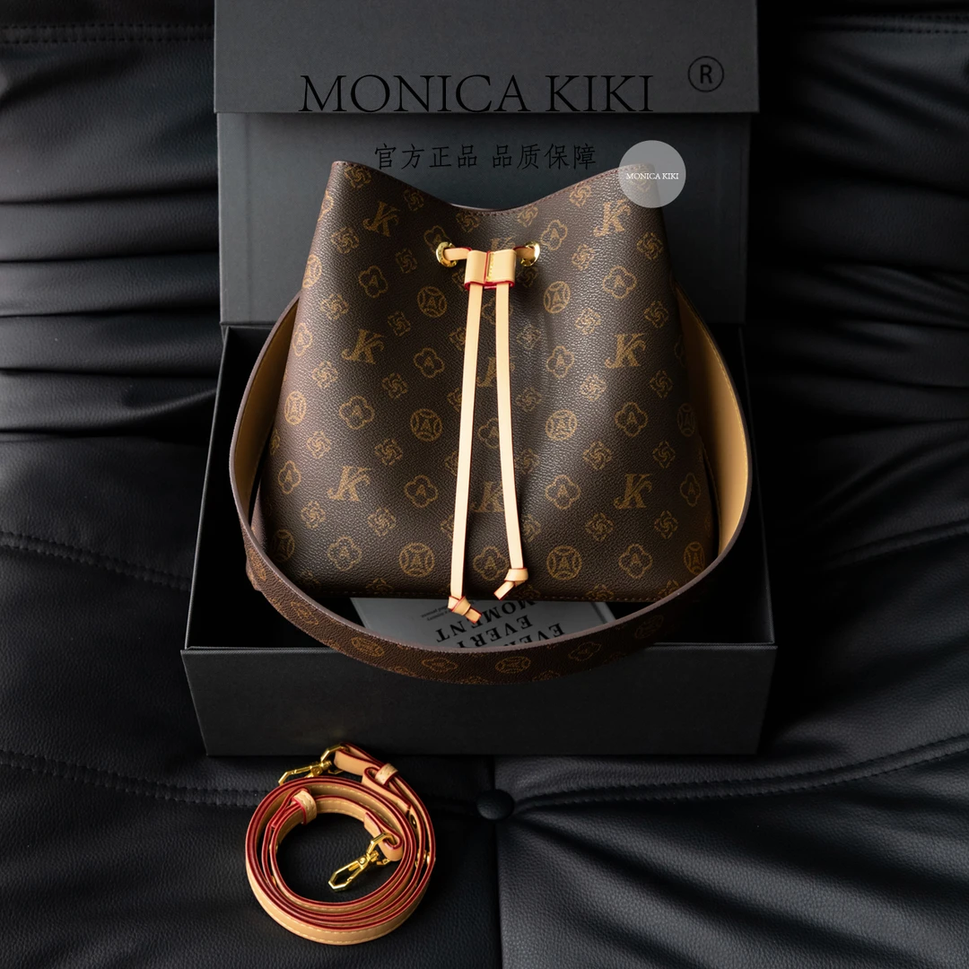 2025新款时尚轻奢通勤风纯色法式耐磨水桶包经典单肩包百搭休闲包