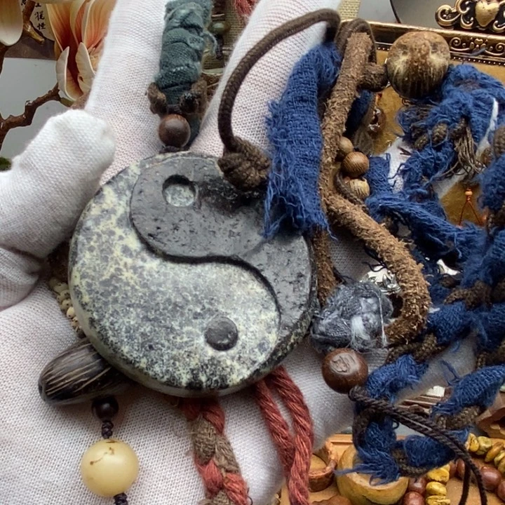 未镶嵌岫岩河磨玉（透闪石质玉）挂件小*质