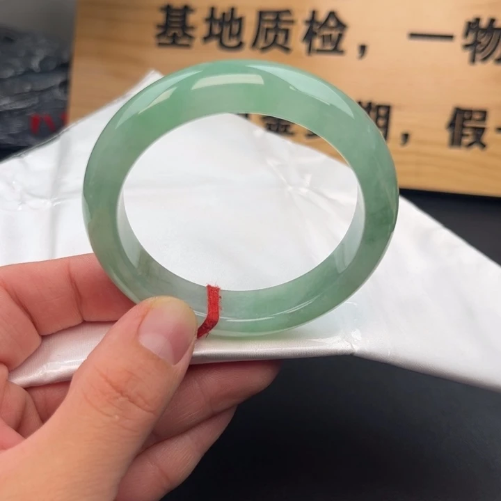 翡翠未镶嵌手镯-4