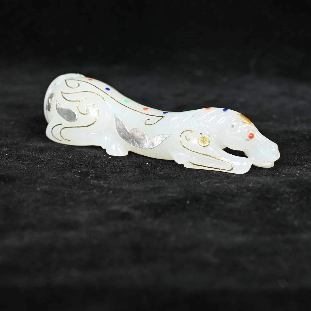 清代错金银趴卧玉马/LC.10202/集萃斋