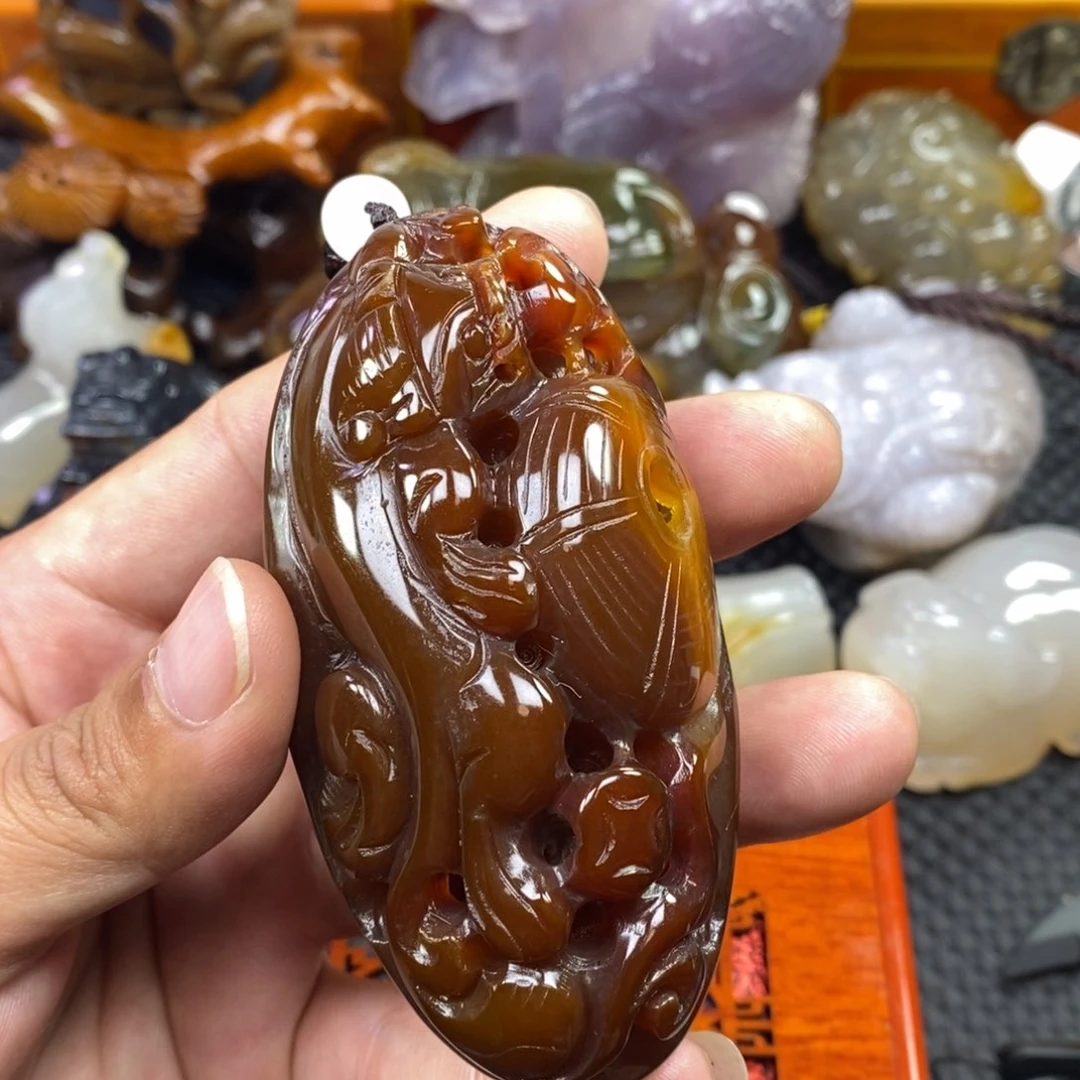 玛瑙/玉髓手把件未镶嵌虎*