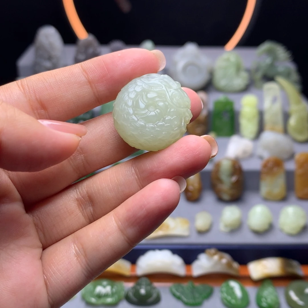 和田玉未镶嵌挂件