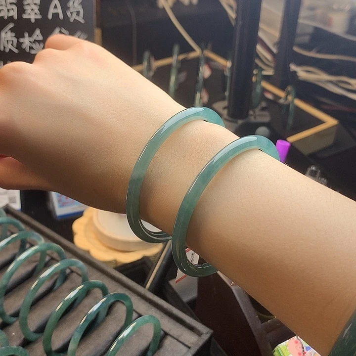 翡翠手镯未镶嵌老*55圈口