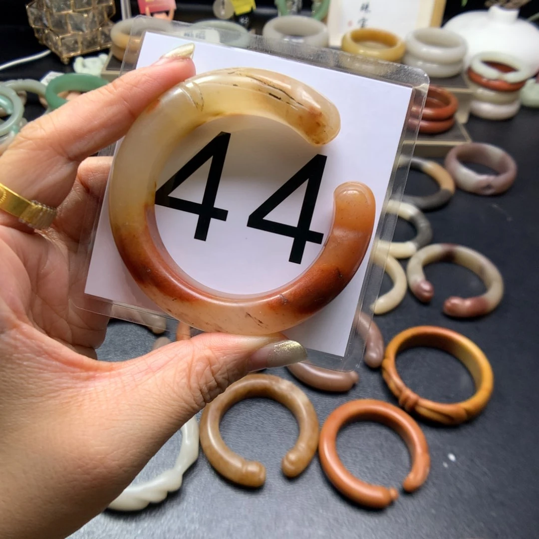 石英质玉手镯未镶嵌小****龙