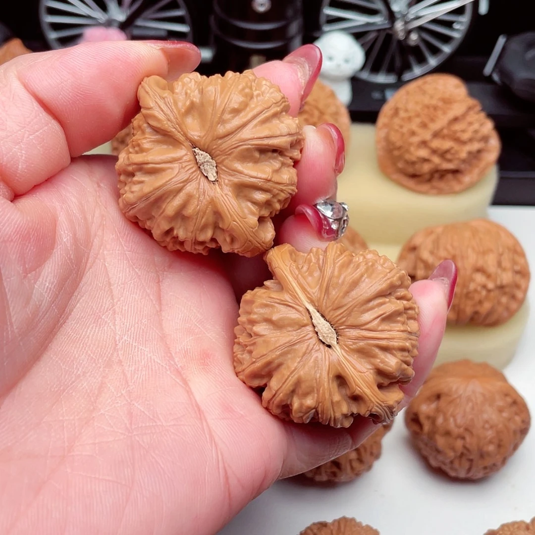 【闪购商品】吊坠桃核李****)白狮43尺已打底