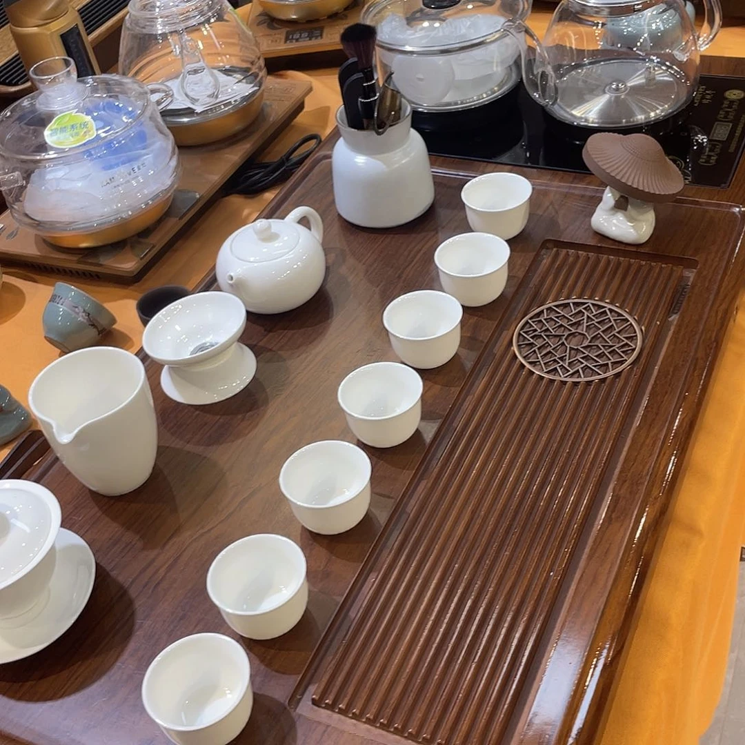 龙凤等几派代表将与他们