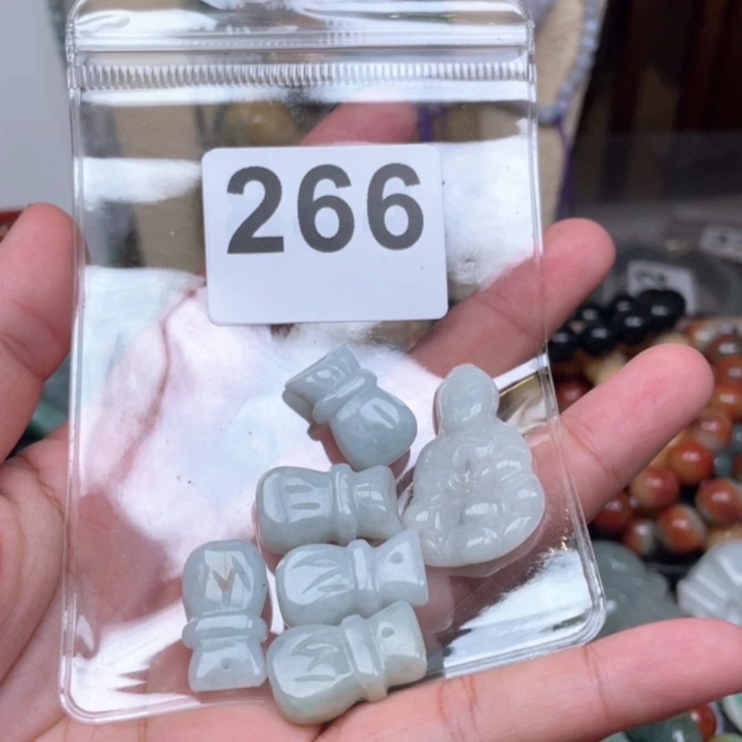 【闪购商品】翡翠颈饰未镶嵌贝***?翡翠