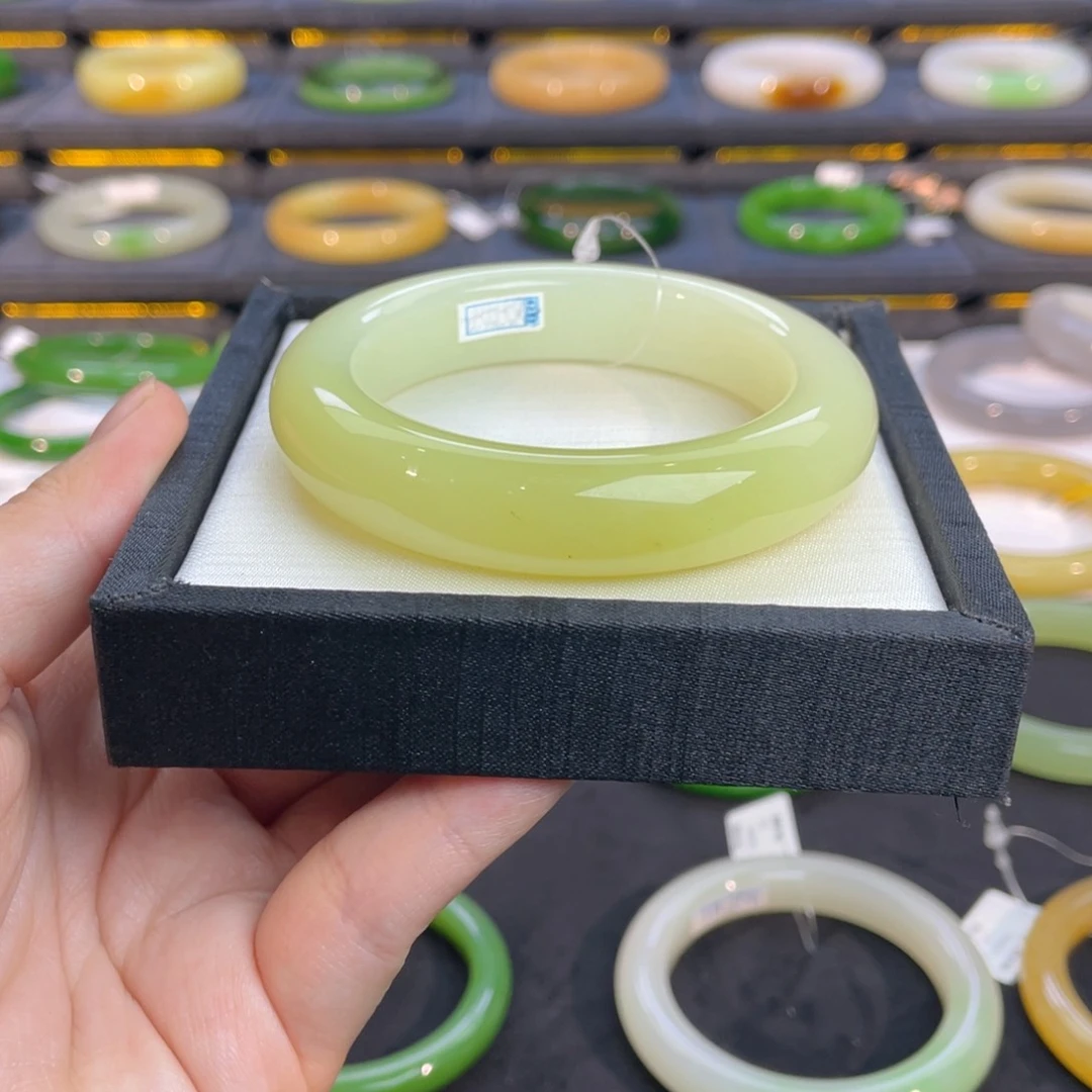 未镶嵌手镯和田玉黄口手镯5455