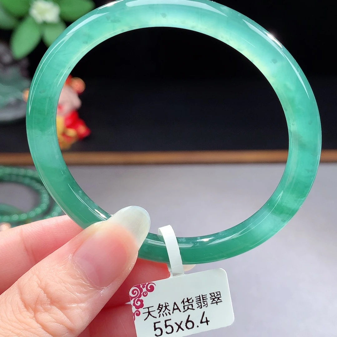 未镶嵌手镯（圆镯）翡翠