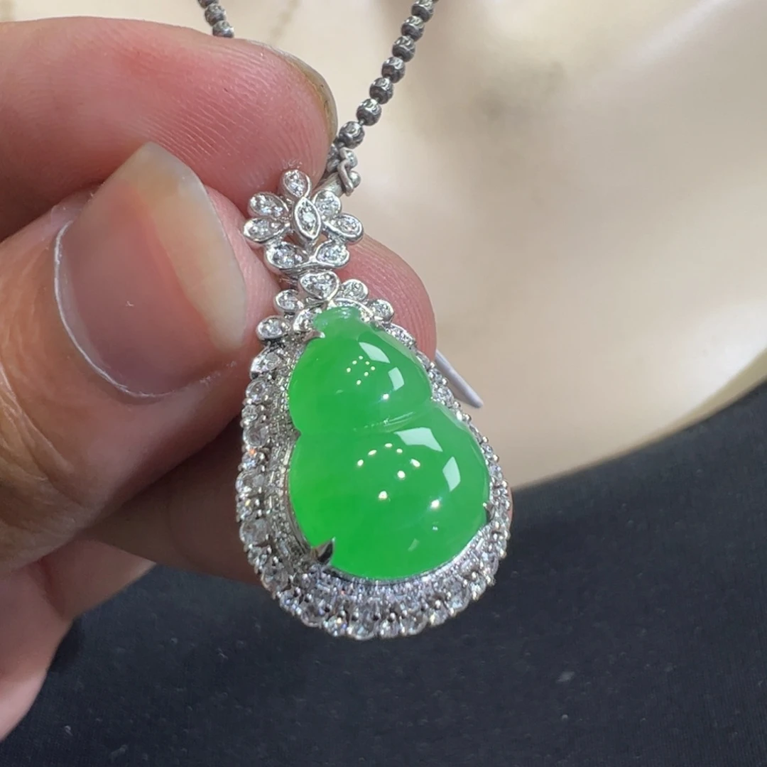 开***呀翡翠18K金镶嵌吊坠(不含链)