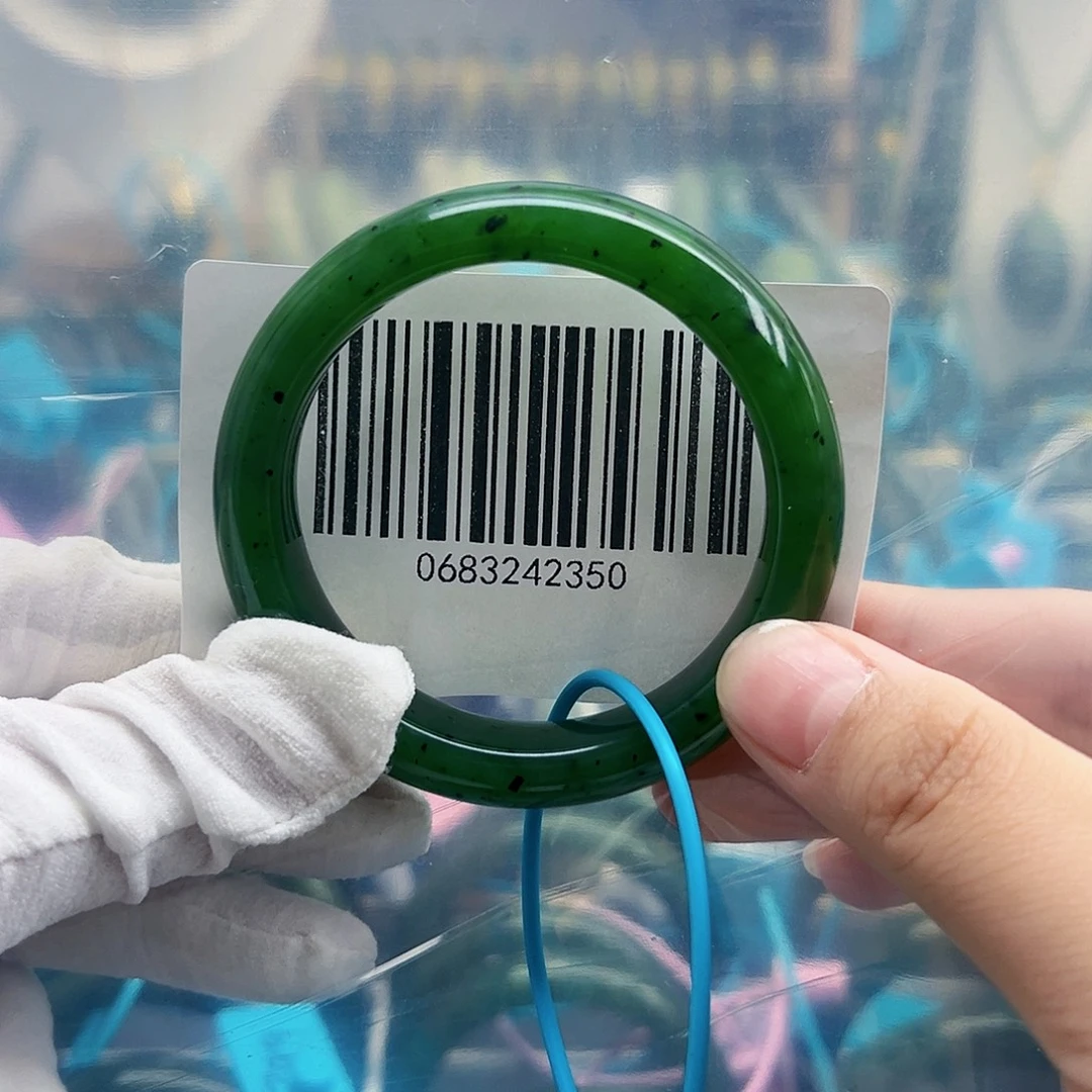 未镶嵌手镯和田玉包容52