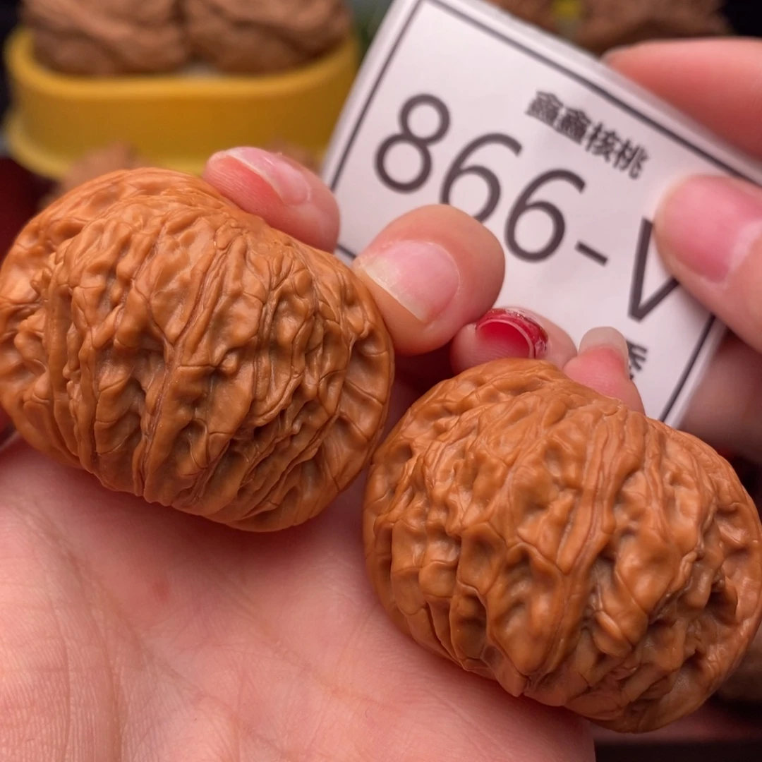 桃核把件正磨41……