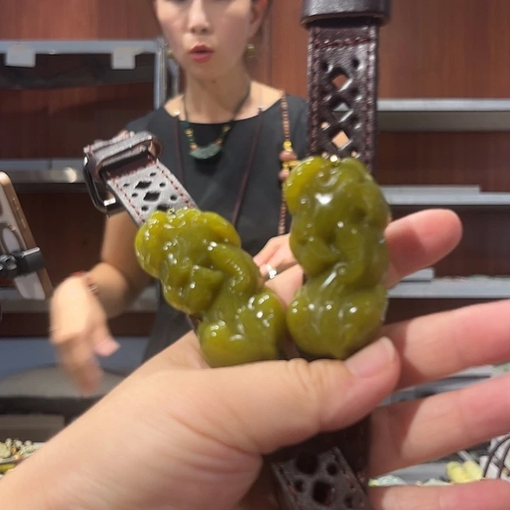 岫玉未镶嵌毛衣链
